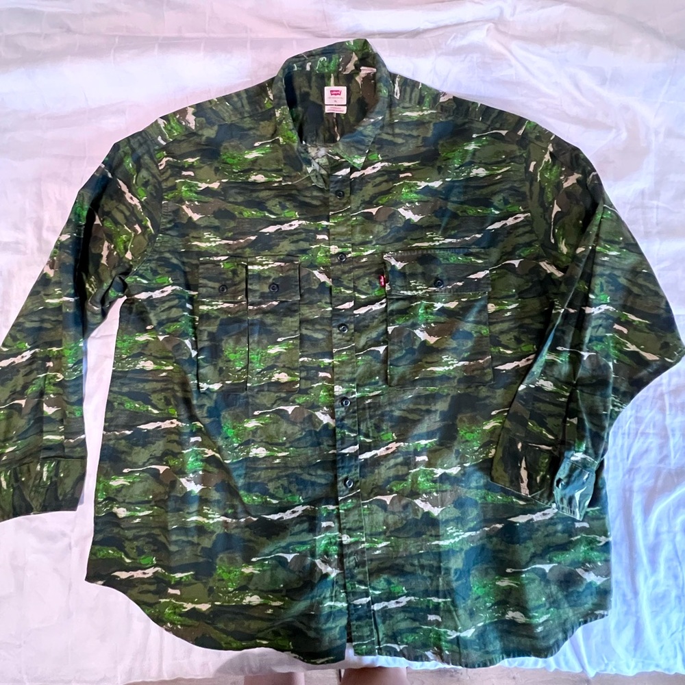 LEVIS - Picture 1 of 3